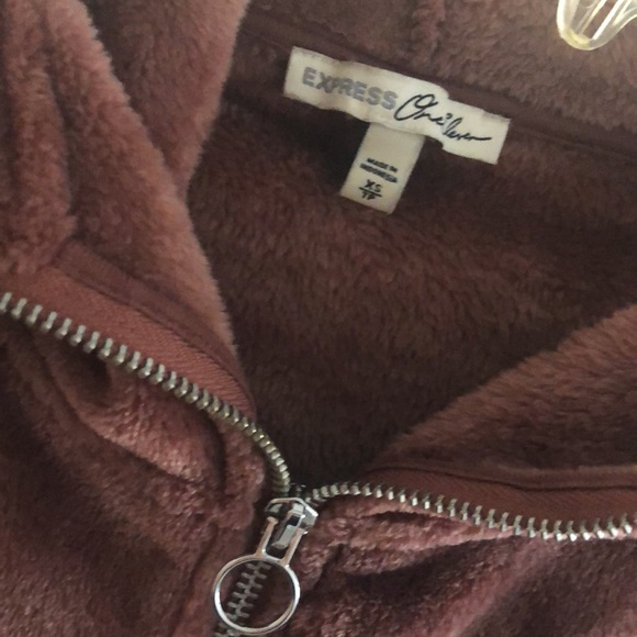 Express fuzzy sweatshirt - Picture 2 of 3